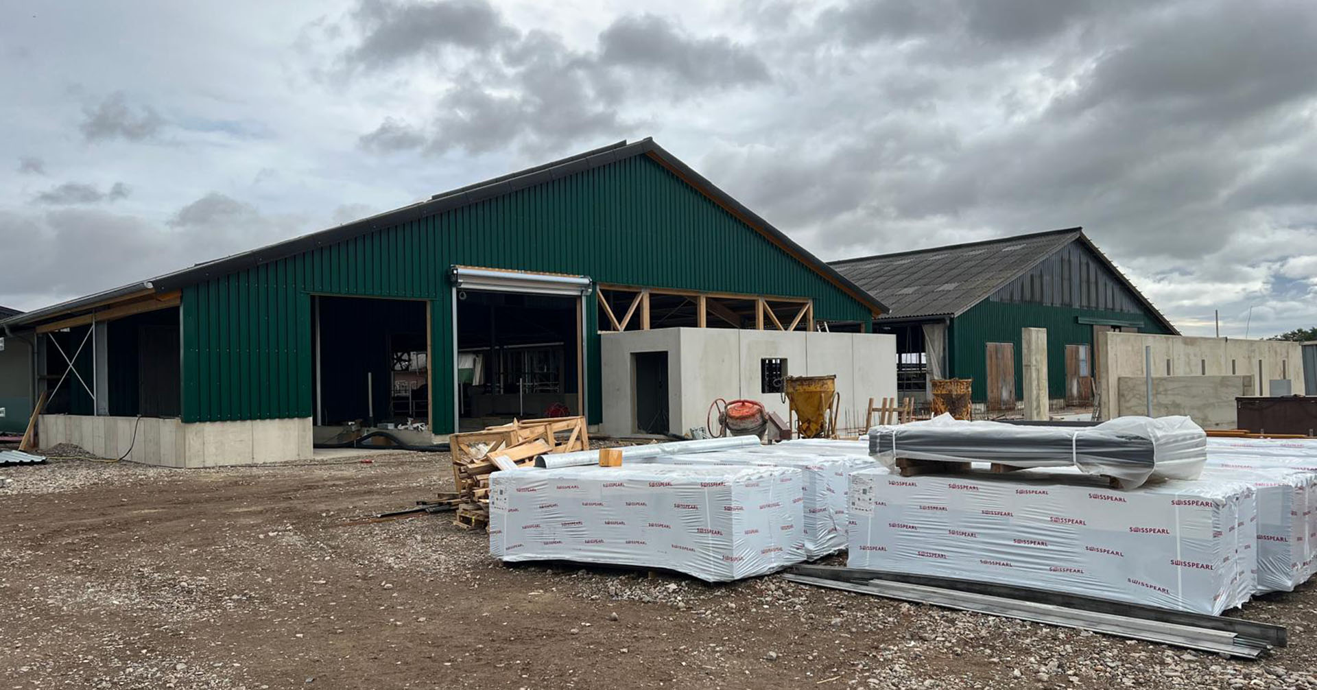 kealen-installatiebedrijf-projecten-familie-biermann-stal-01-1920x1005px